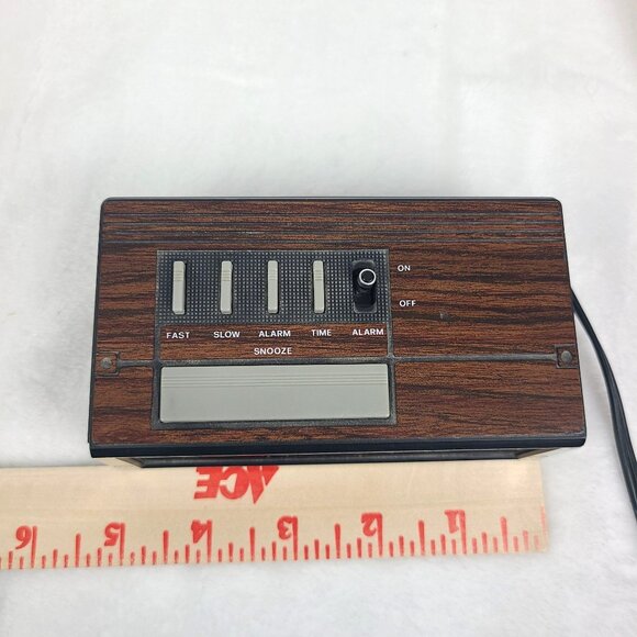 KMC 521 Alarm Clock Wood Grain Vintage Hong Kong Digital Display WORKS - Picture 11 of 11